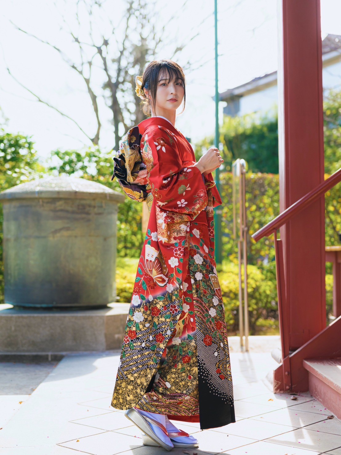 Furisode là loại Kimono trang trọng nhất dành cho những phụ nữ trẻ chưa lập gia đình furisode